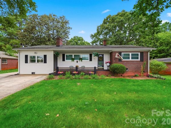 904 15th Street NW, Conover, NC 28613