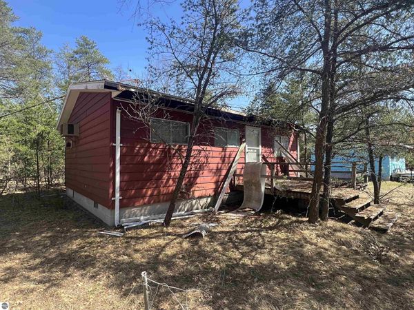 9810 Parrott Circle SE S, Fife Lake, MI 49633