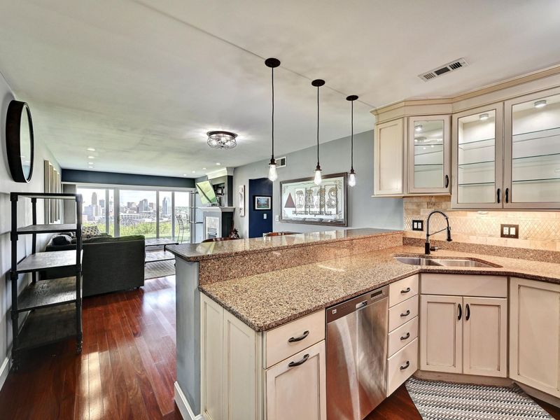 102 Winding Way, Unit K, Covington, KY 41011 Photo 7