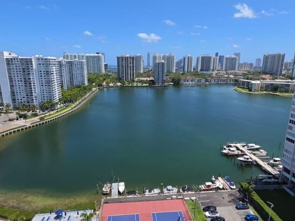 2750 NE 183rd St , Unit 2010, Aventura, FL 33160