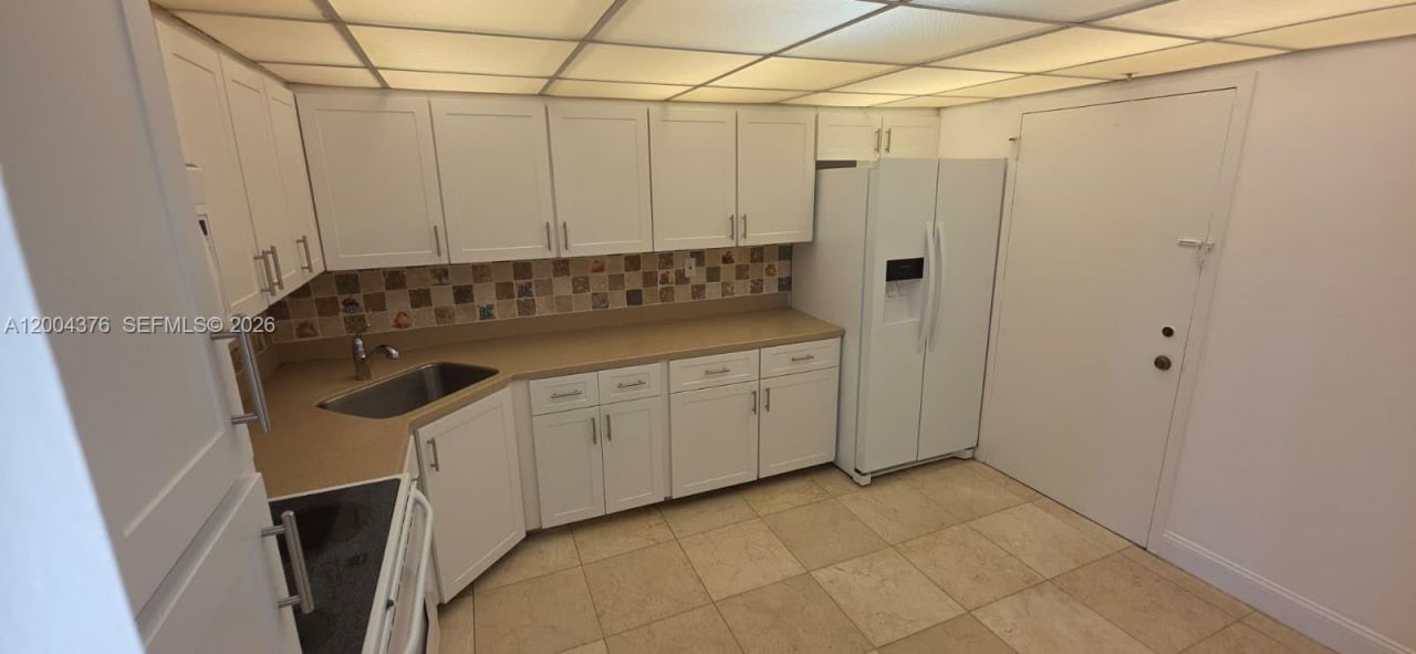 2750 NE 183rd St, Unit 2010, Aventura, FL 33160 Photo
