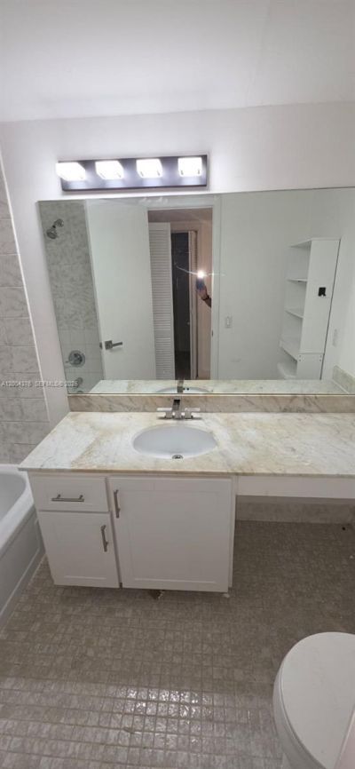 2750 NE 183rd St, Unit 2010, Aventura, FL 33160 Photo