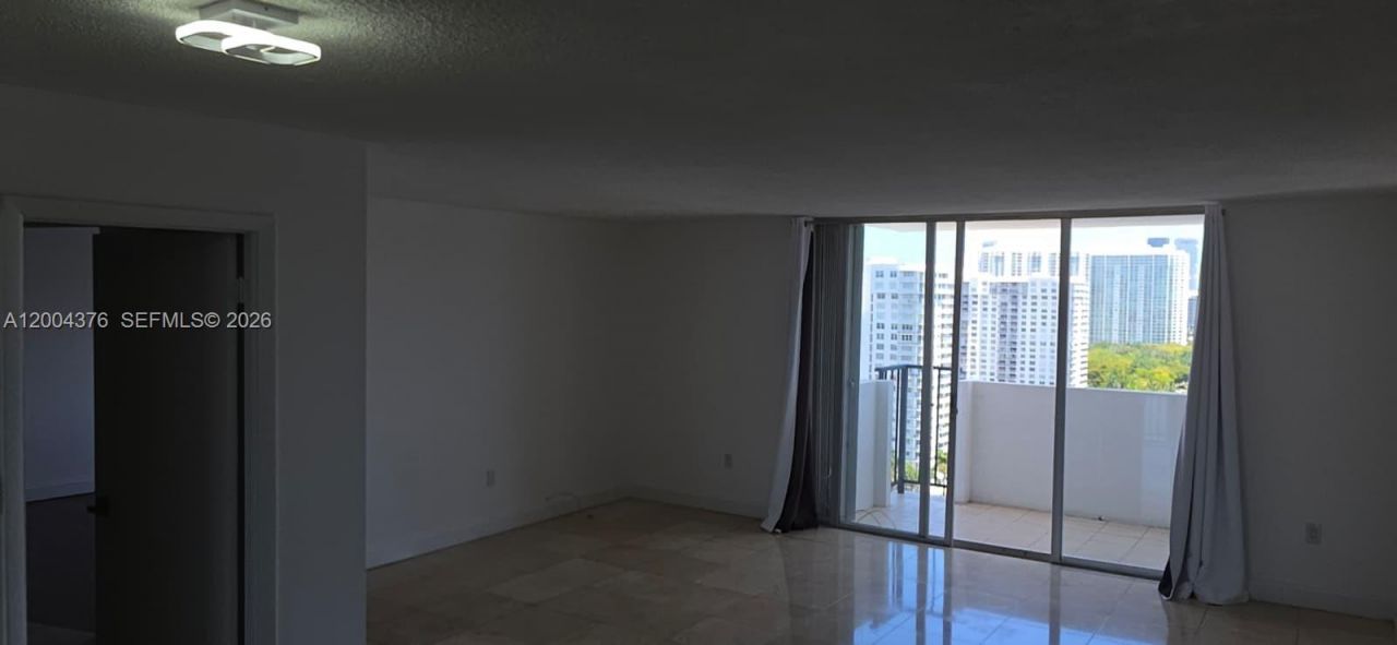 2750 NE 183rd St, Unit 2010, Aventura, FL 33160 Photo