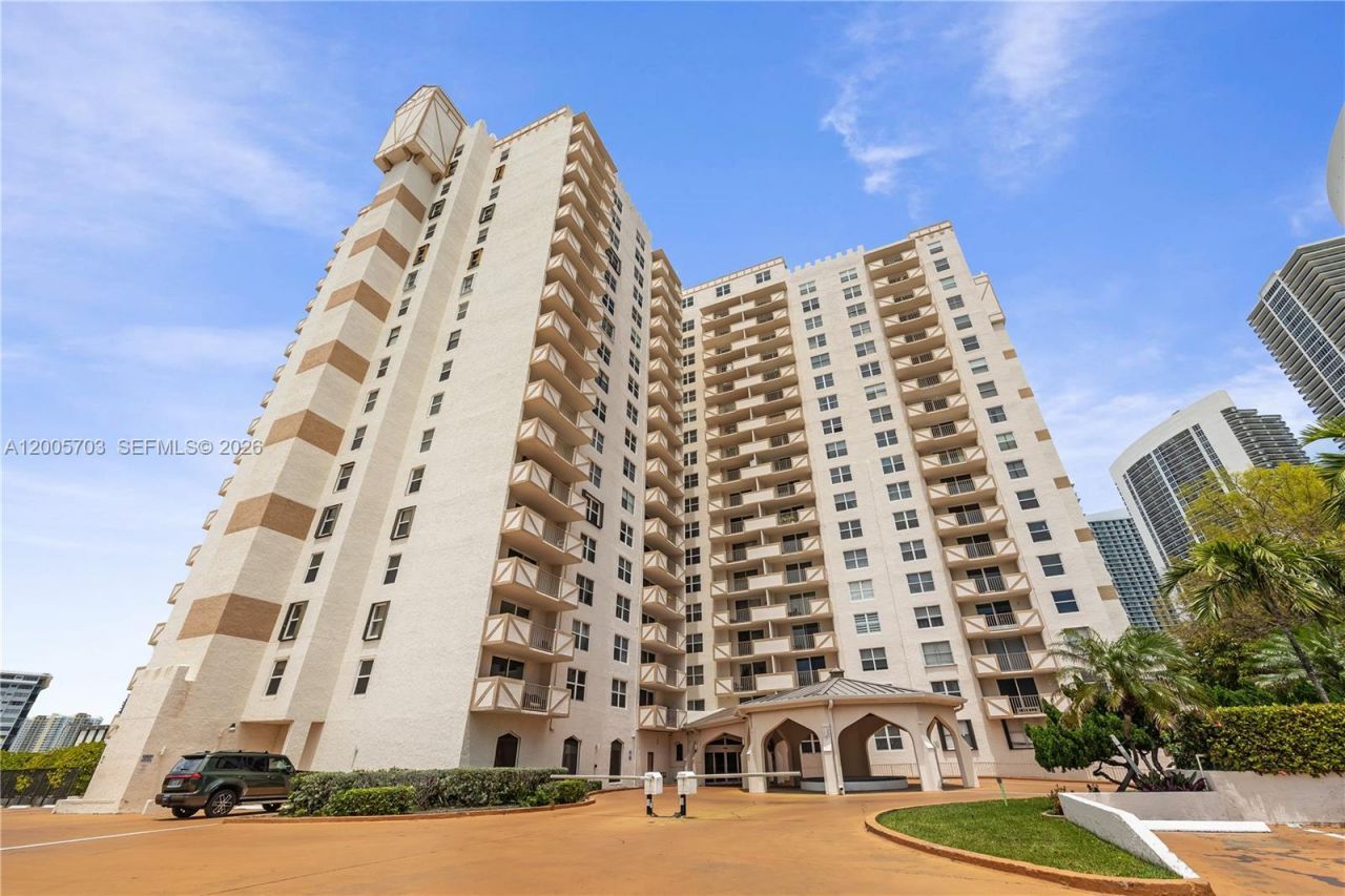 1865 S Ocean Dr , Unit 15B, Hallandale Beach, FL 33009 Photo