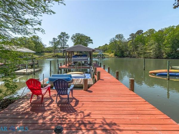 18 Cove Court , Deltaville, VA 23043