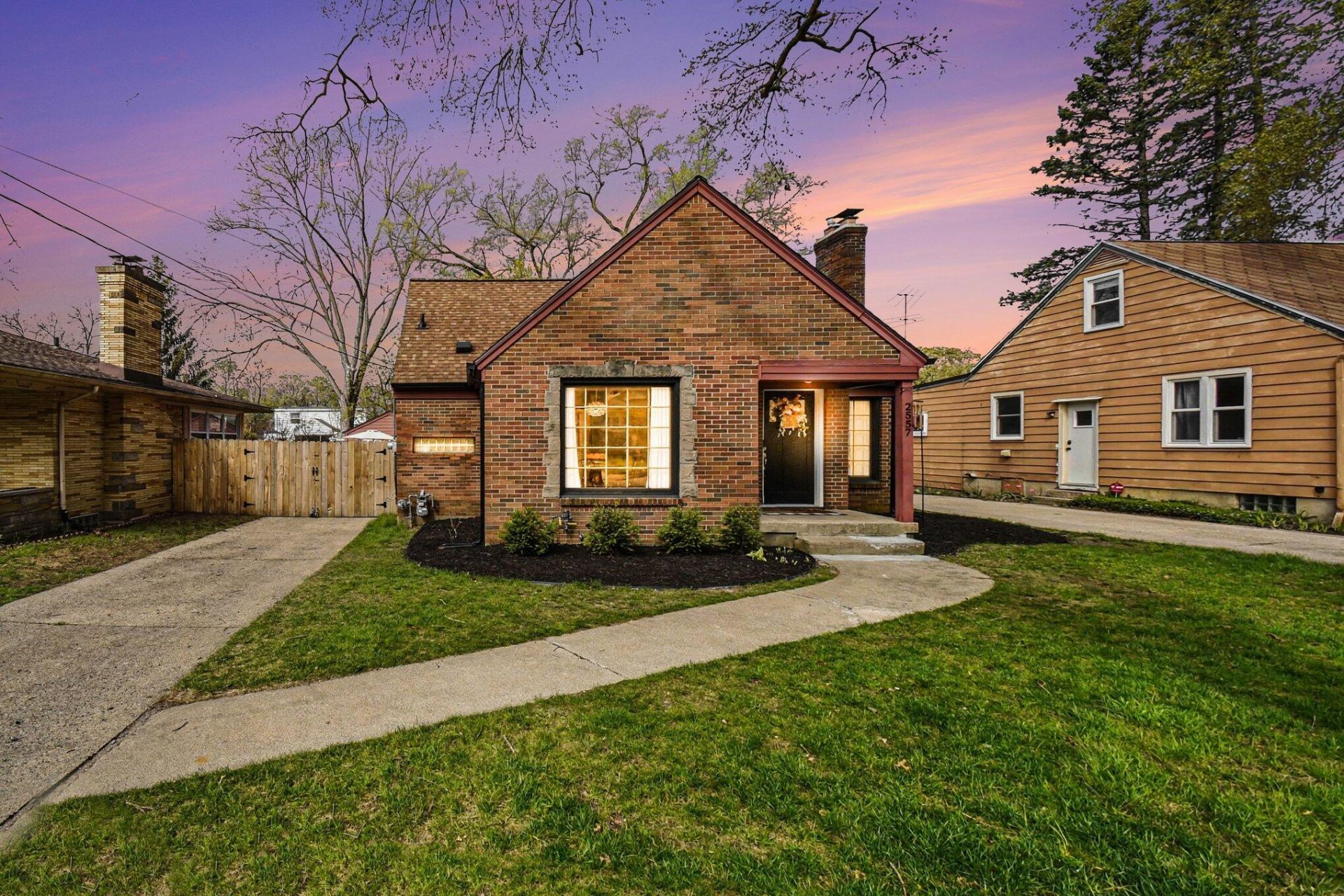 2557 Raymond Avenue Se, Grand Rapids, MI 49507 Main Photo