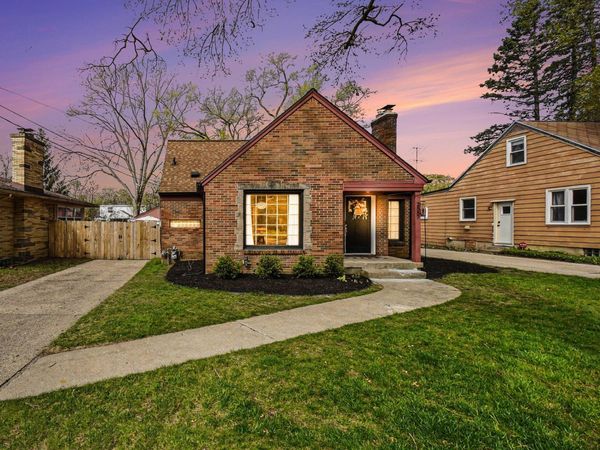 2557 Raymond Avenue SE, Grand Rapids, MI 49507