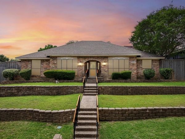 1201 Canadian Circle , Grand Prairie, TX 75050