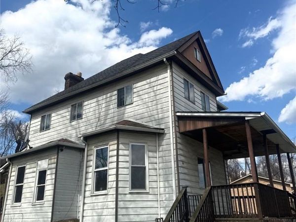 144 Kings Rd, West Mifflin, PA 15122