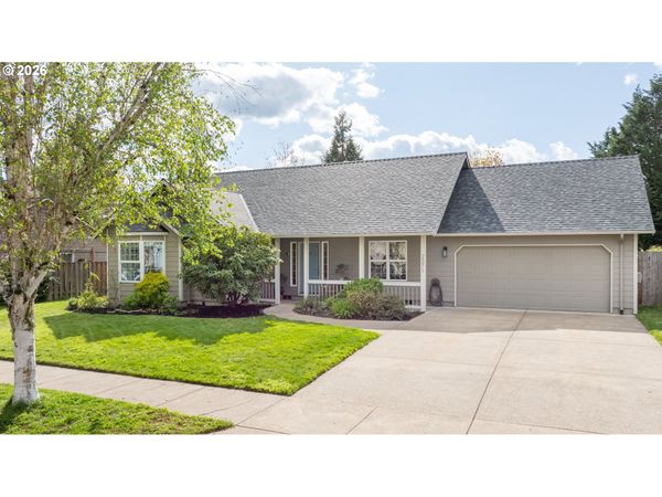 2371 NW SHADDEN DR, McMinnville, OR 97128