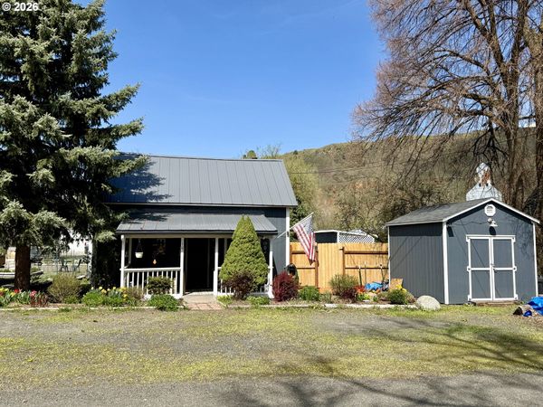 103 W 4TH ST, Wallowa, OR 97885