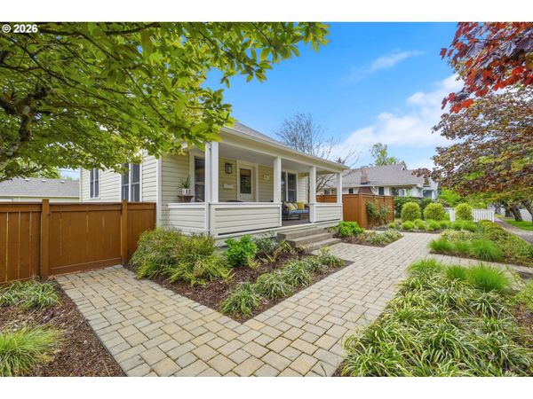 953 C ST, Springfield, OR 97477