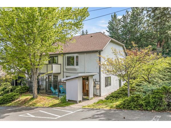 495 CHESTNUT ST, Unit 16, Ashland, OR 97520