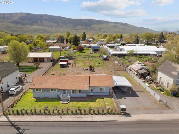 1100 S MAIN ST, Union, OR 97883