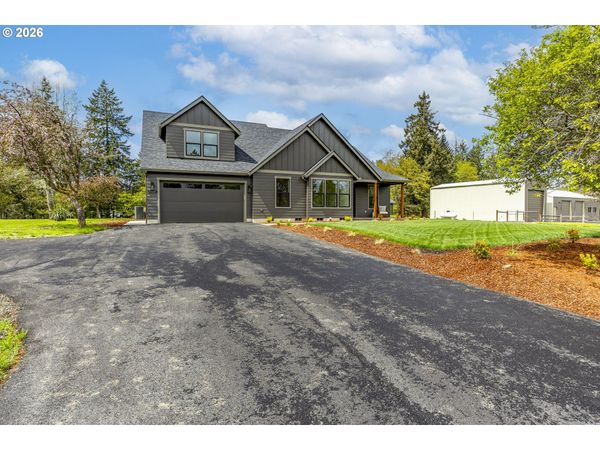 88368 JESSIE JAMES LN, Veneta, OR 97487