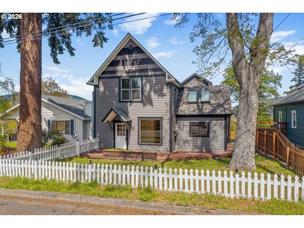 1220 EUGENE ST, Hood River, OR 97031