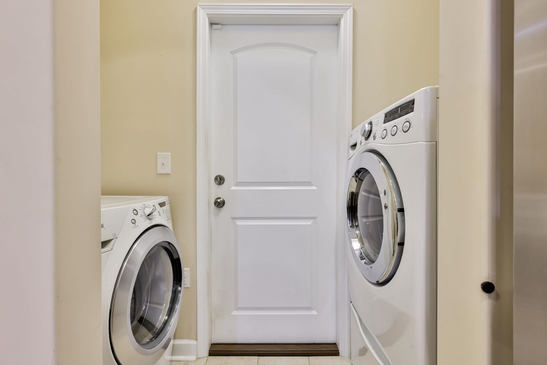 405 Carrick Loop  Photo 21