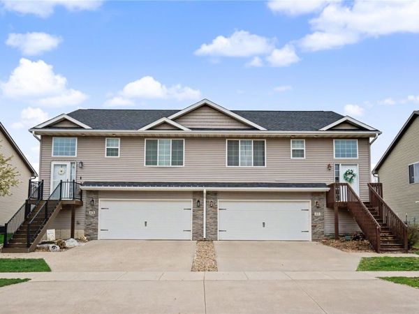 177 N Park Ridge Road , North Liberty, IA 52317