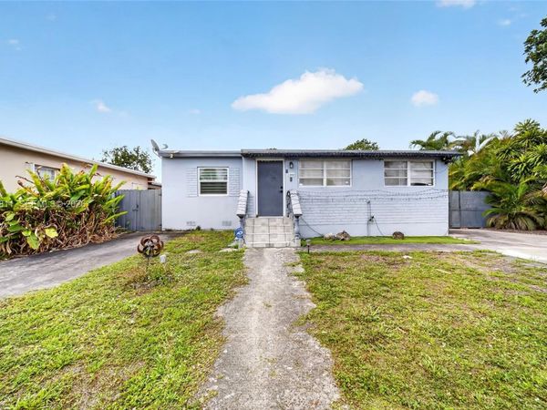 300 E 43rd St , Hialeah, FL 33013