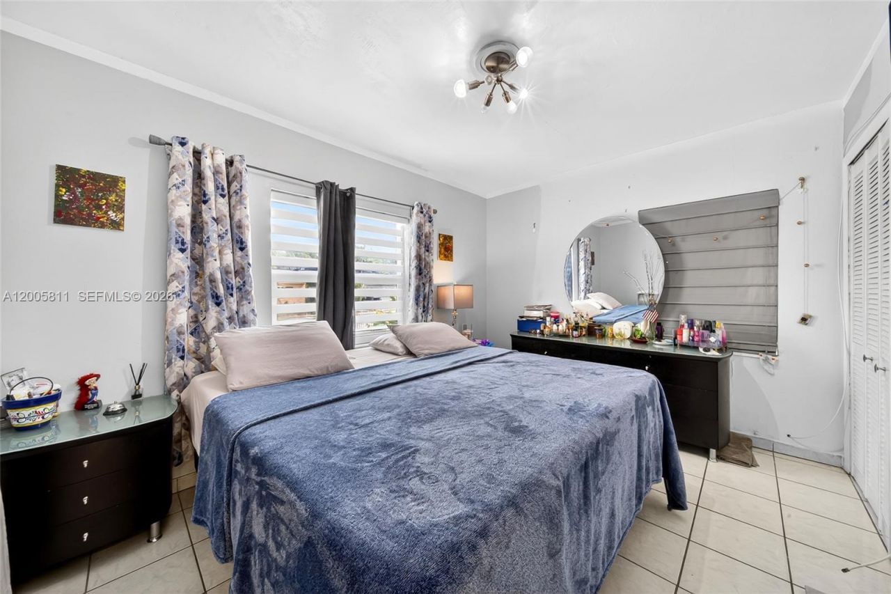 300 E 43rd St , Hialeah, FL 33013 Photo