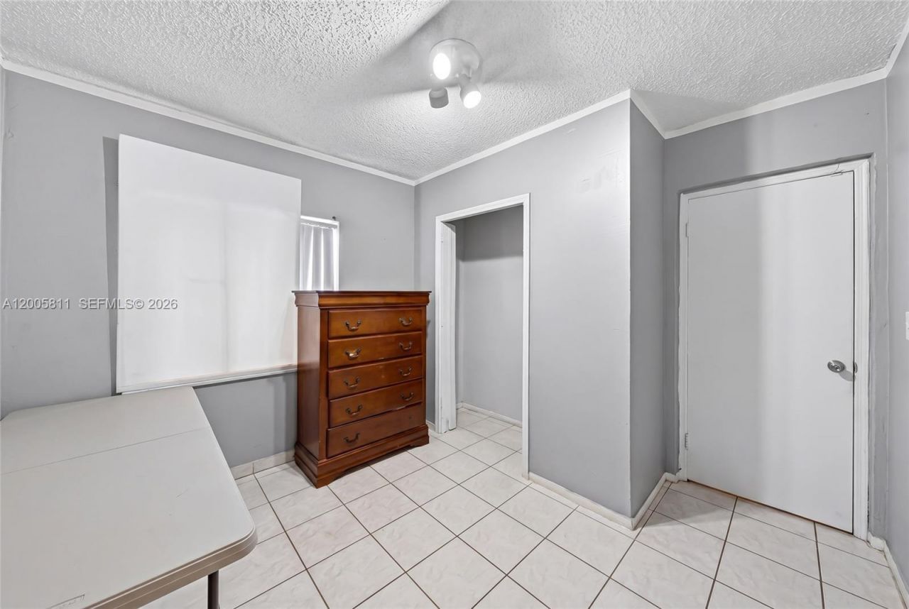 300 E 43rd St , Hialeah, FL 33013 Photo