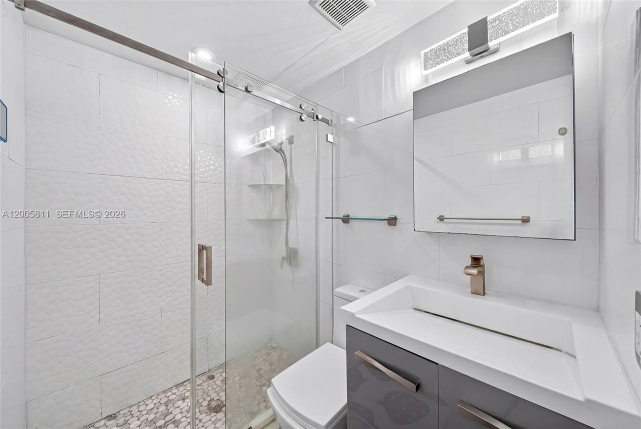 300 E 43rd St , Hialeah, FL 33013 Photo
