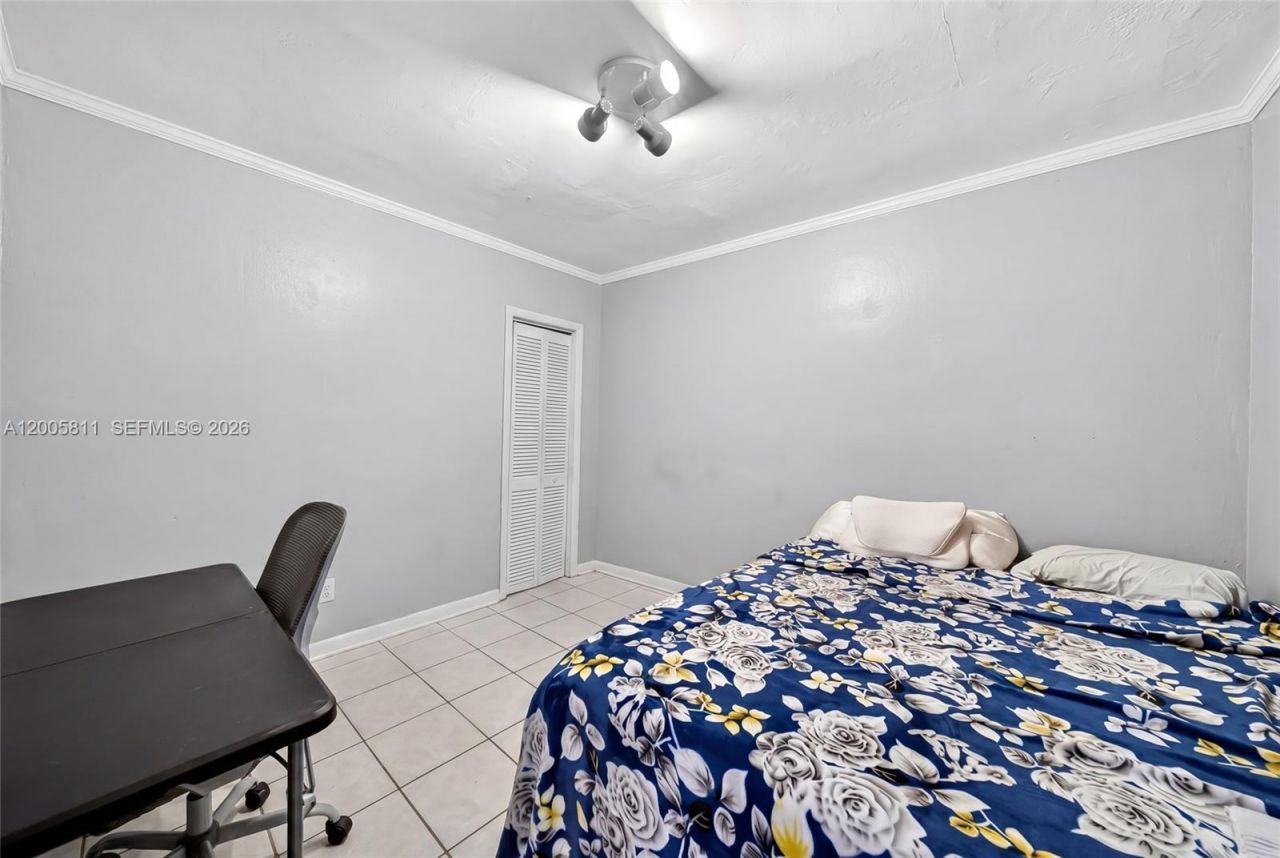 300 E 43rd St , Hialeah, FL 33013 Photo