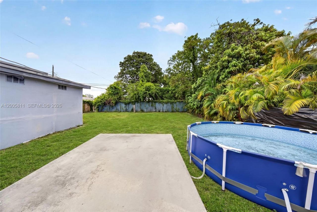 300 E 43rd St , Hialeah, FL 33013 Photo