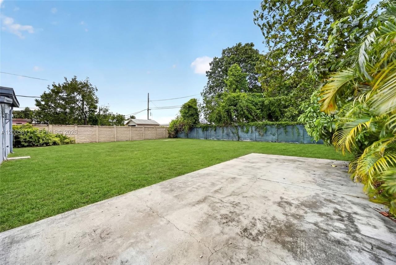 300 E 43rd St , Hialeah, FL 33013 Photo