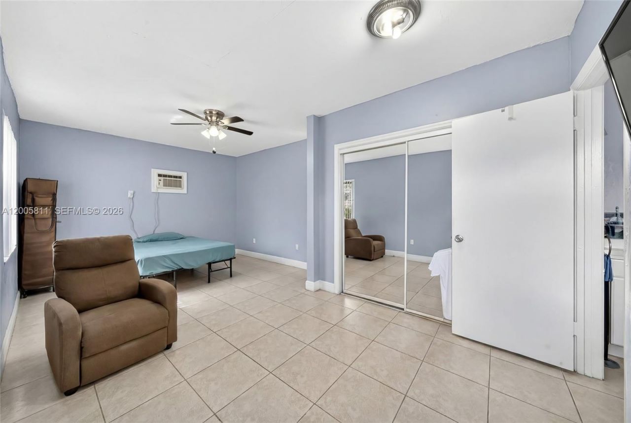 300 E 43rd St , Hialeah, FL 33013 Photo