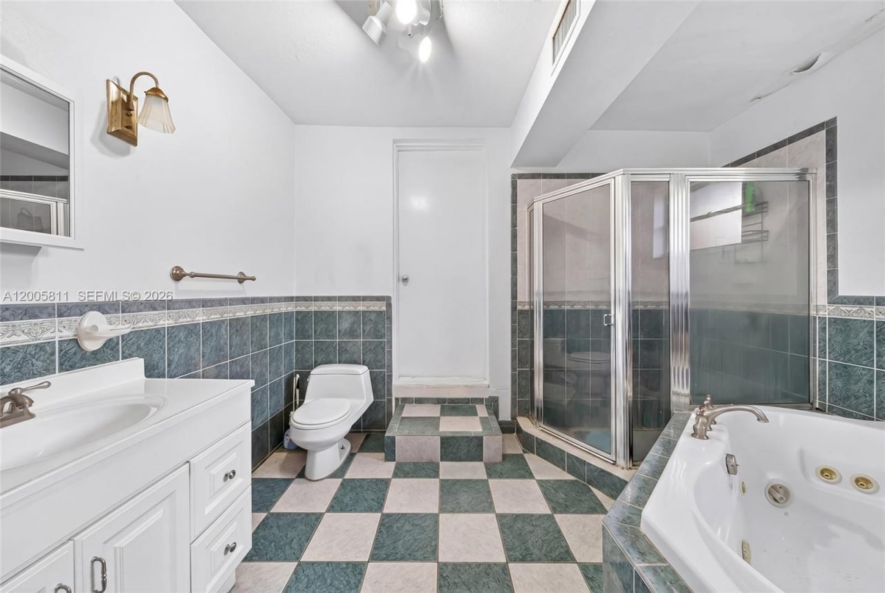 300 E 43rd St , Hialeah, FL 33013 Photo