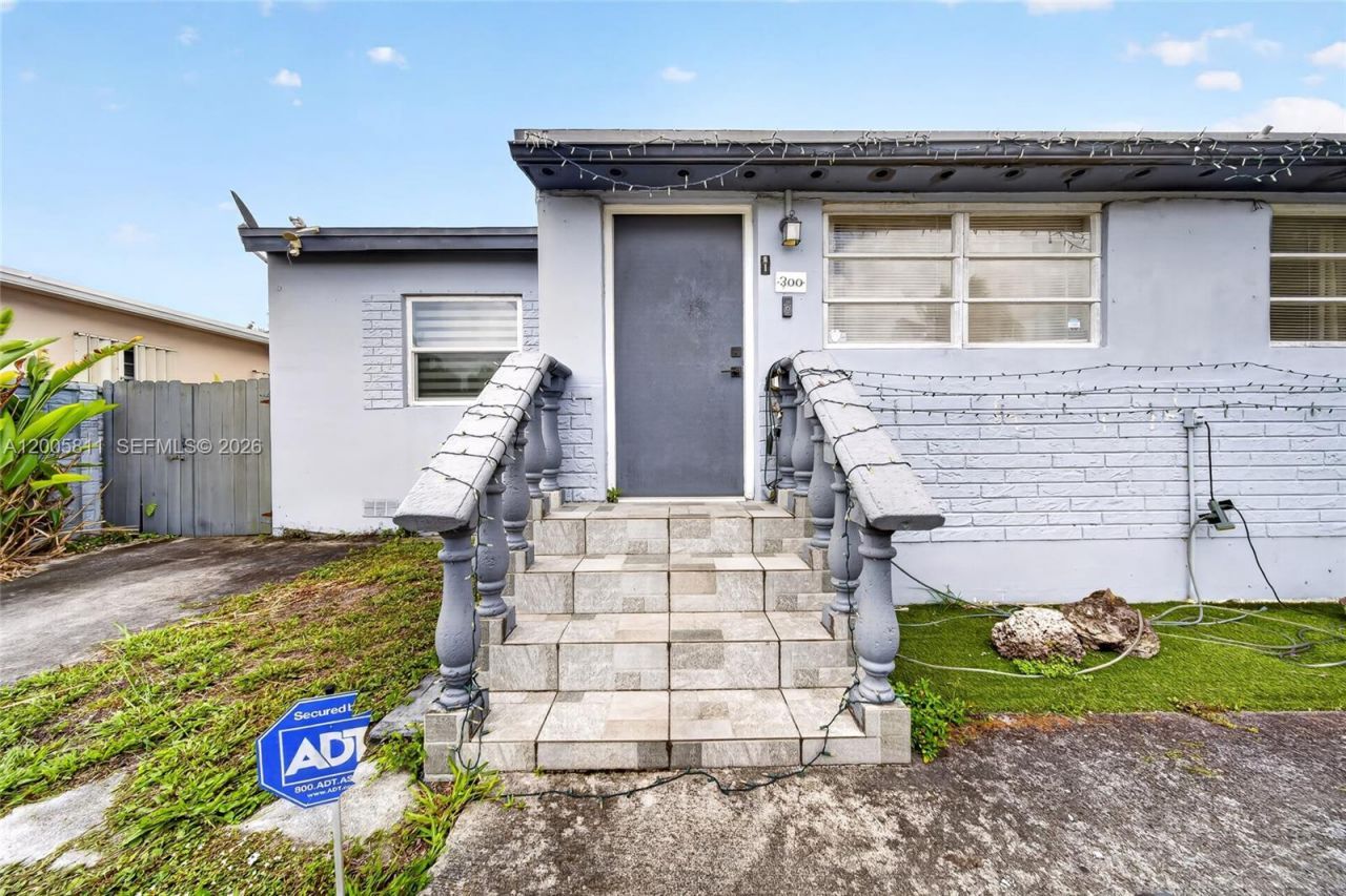 300 E 43rd St , Hialeah, FL 33013 Photo