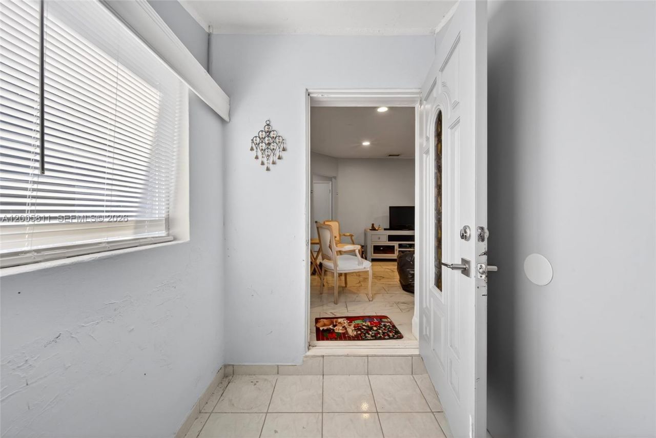 300 E 43rd St , Hialeah, FL 33013 Photo
