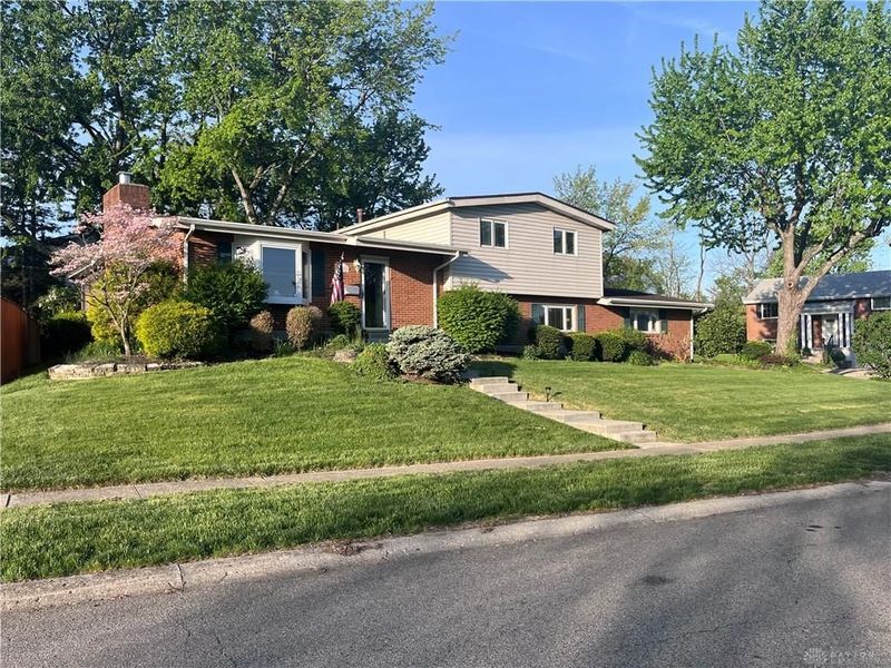 900 Ingersol Drive, Kettering, OH 45429 Photo 1