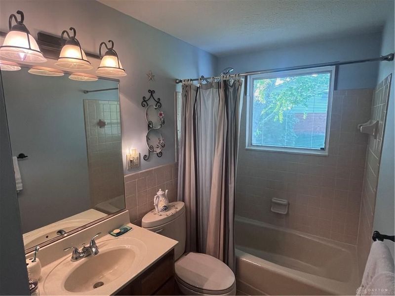 900 Ingersol Drive, Kettering, OH 45429 Photo 12