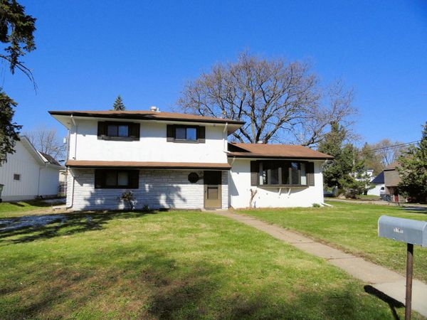 1791 Lake Street , Lauderdale, MN 55113