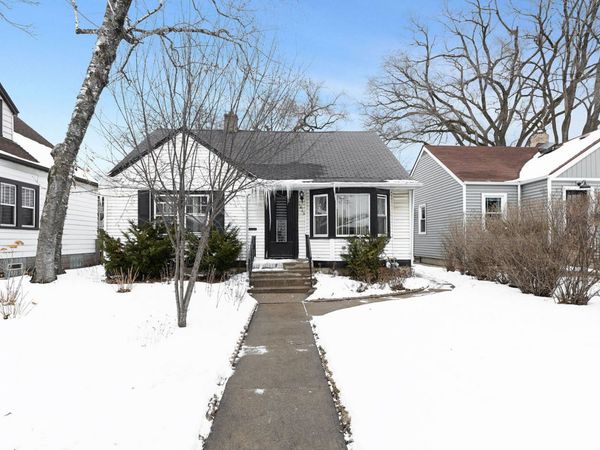 1815 Cleveland Street , Evanston, IL 60202