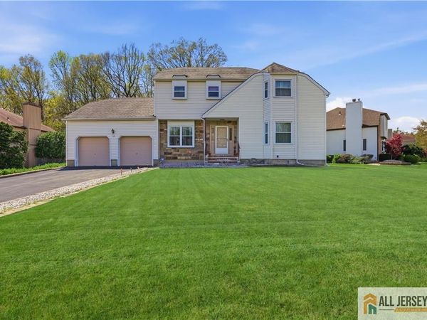 40 La Valencia Road , Old Bridge, NJ 08857