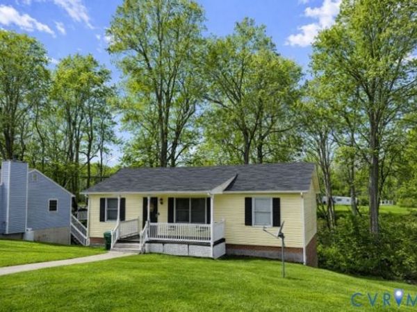 4104 Valley Side Drive , Henrico, VA 23223