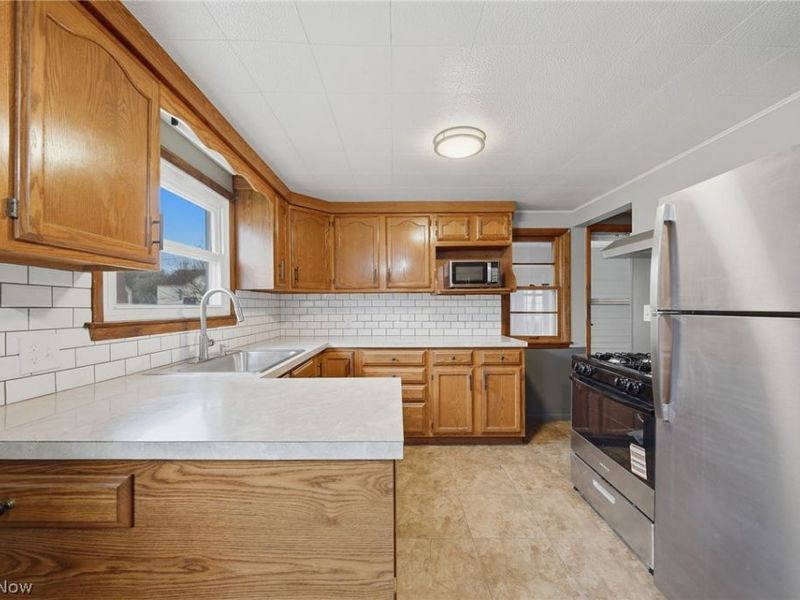 1814 Demington Avenue NW, Canton, OH 44708 Photo 4