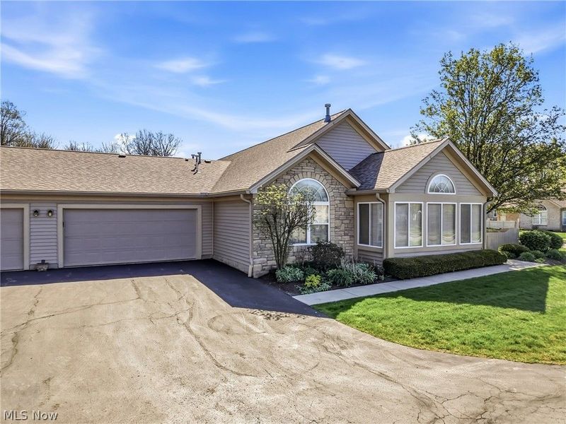 202 Timberline Drive , Columbiana, OH 44408 Photo 2