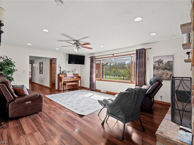 327 S Miller Road , Akron, OH 44333 Photo 19