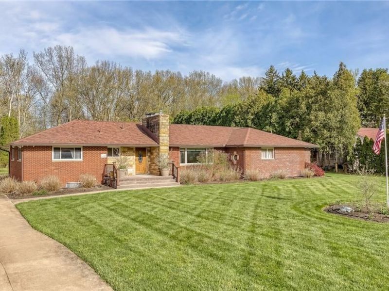 327 S Miller Road , Akron, OH 44333 Photo 2