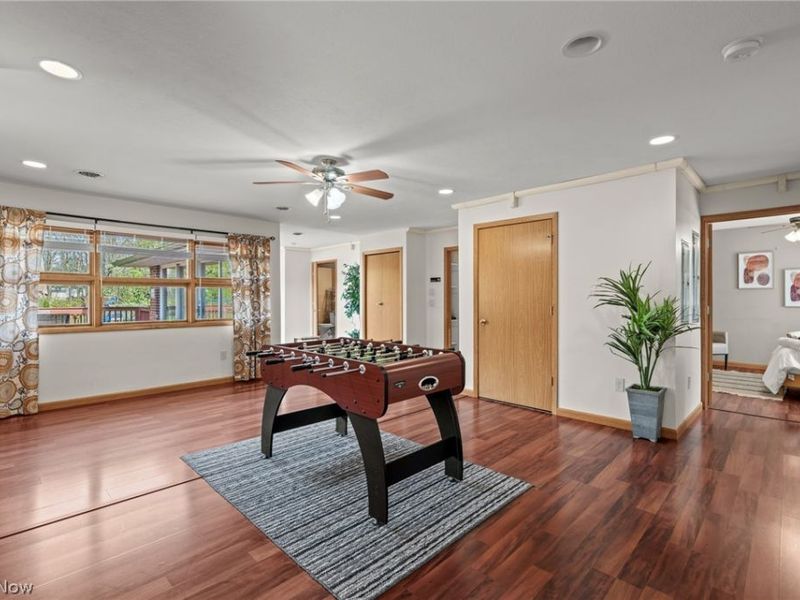 327 S Miller Road , Akron, OH 44333 Photo 22