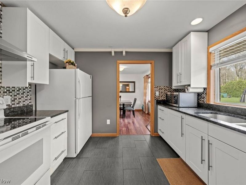 327 S Miller Road , Akron, OH 44333 Photo 24