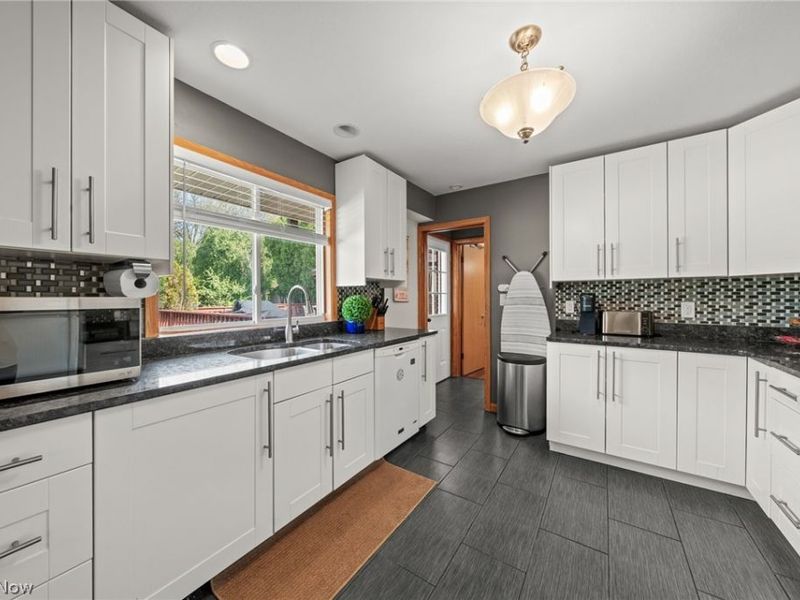 327 S Miller Road , Akron, OH 44333 Photo 25