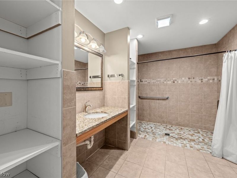 327 S Miller Road , Akron, OH 44333 Photo 31