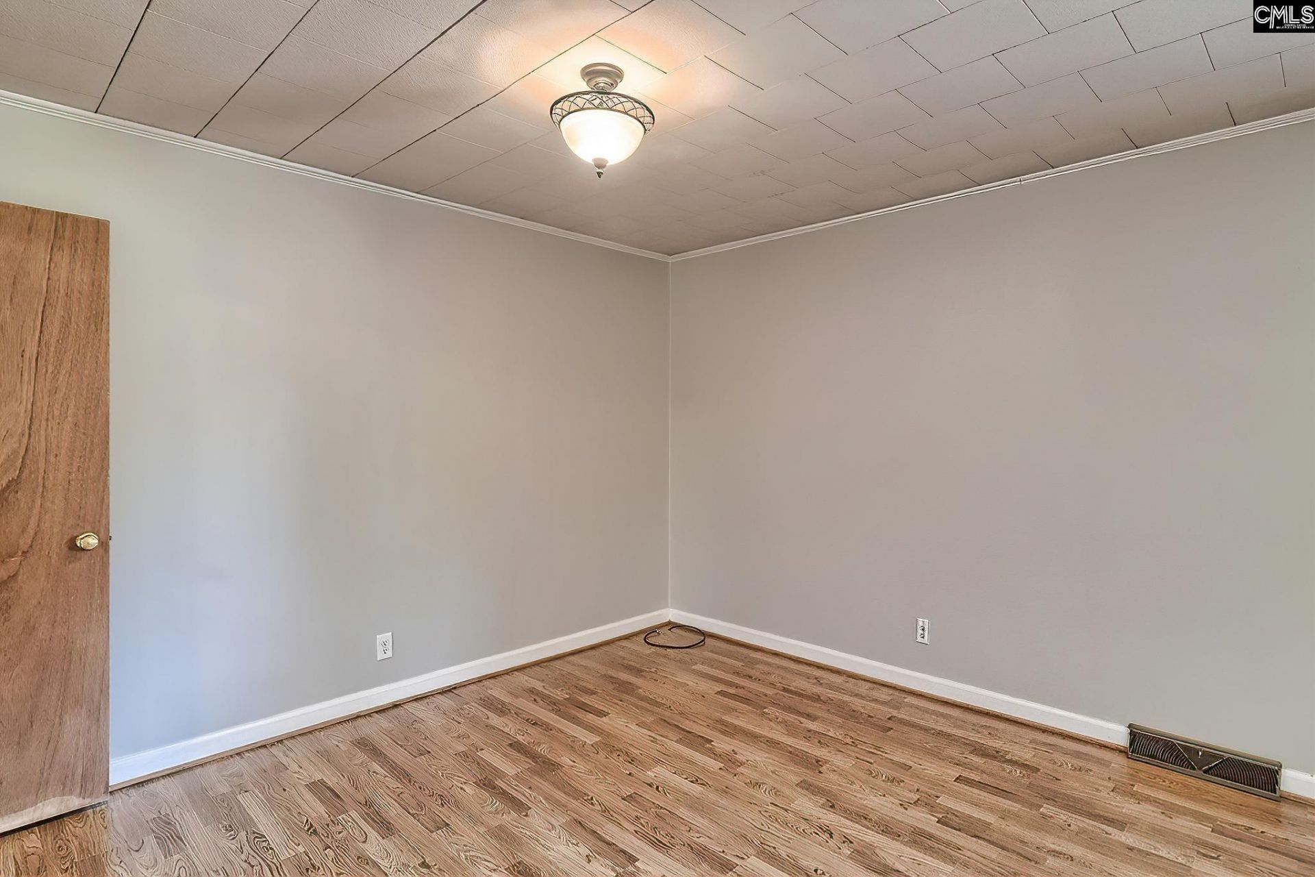 331 Holloway Street  Photo 22