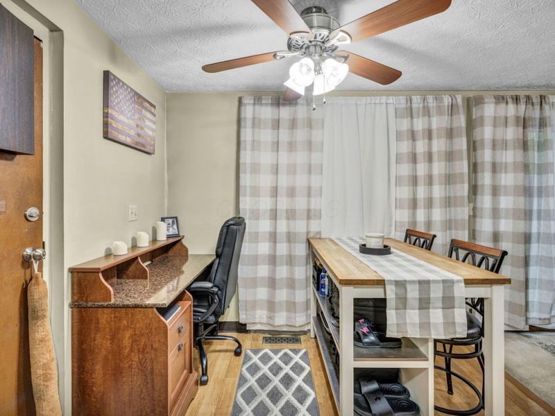 717 Cherry Hollow Road, Unit B, Columbus, OH 43228 Photo 14