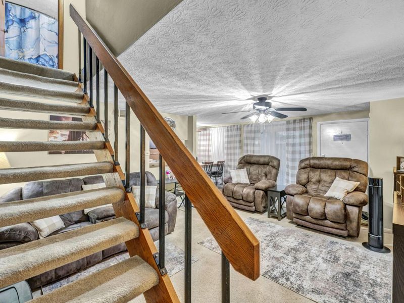 717 Cherry Hollow Road, Unit B, Columbus, OH 43228 Photo 15